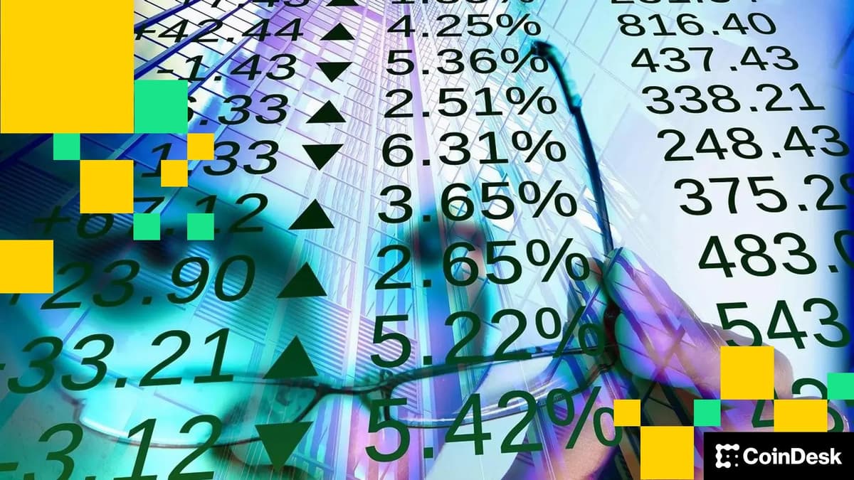 Bitcoin sofre queda na sexta-feira, mas mantém ganhos semanais em meio a clima de aversão ao risco