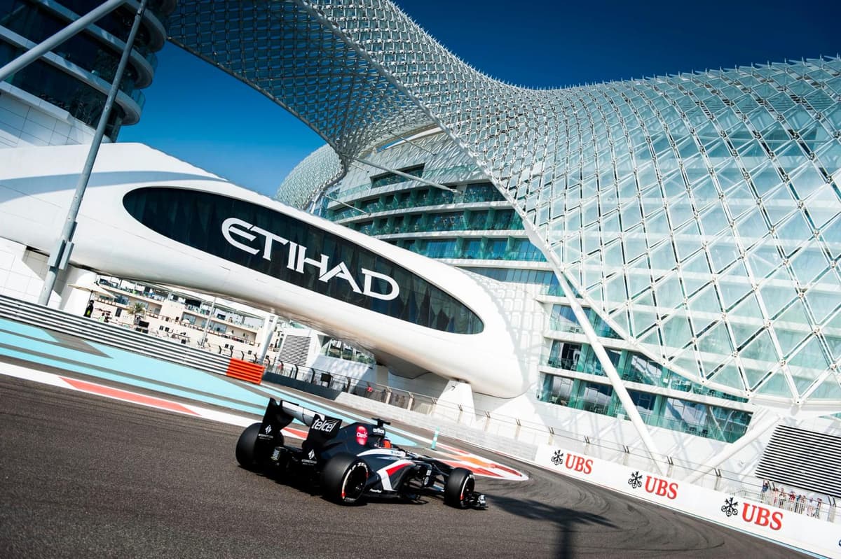 Patrocínios de milhões no F1 enfrentam críticas com a guerra no Oriente Médio afetando grandes eventos
