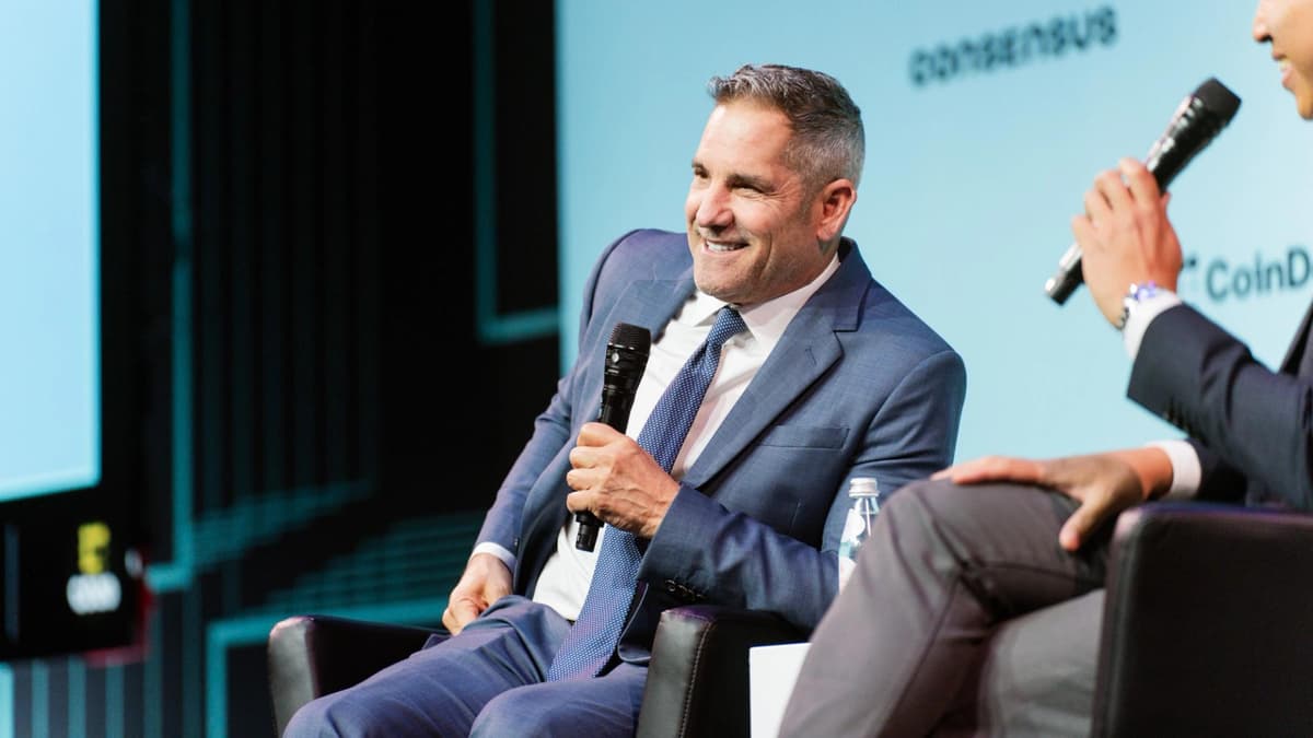 Grant Cardone aposta em estratégia de bitcoin no setor imobiliário e aumenta reservas em BTC