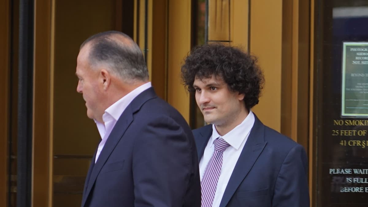 Desvio de Correspondência Levanta Suspeitas sobre Carta de Sam Bankman-Fried na Prisão