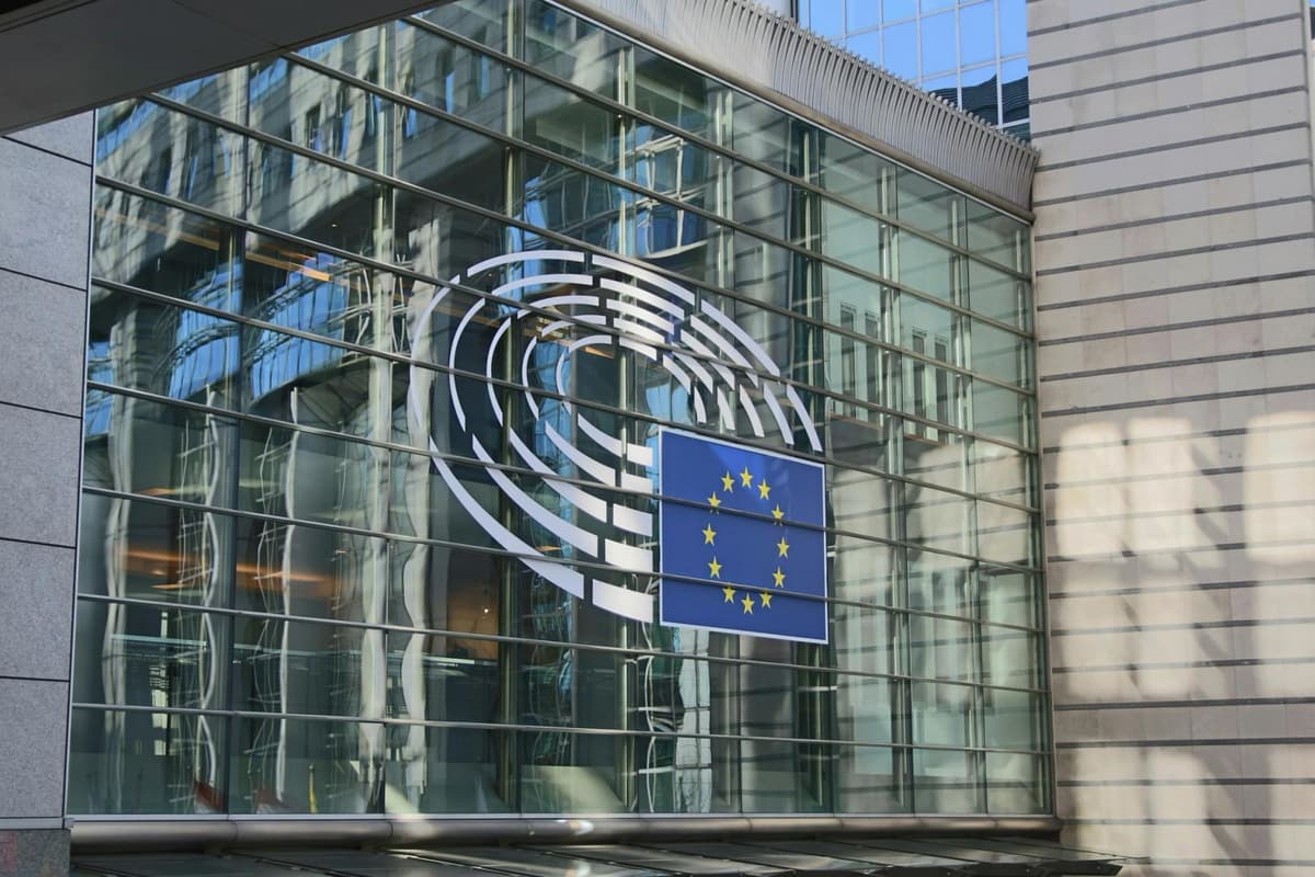 Regras mais rigorosas do MiCA podem reduzir a indústria cripto na UE, afirma gestora suíça