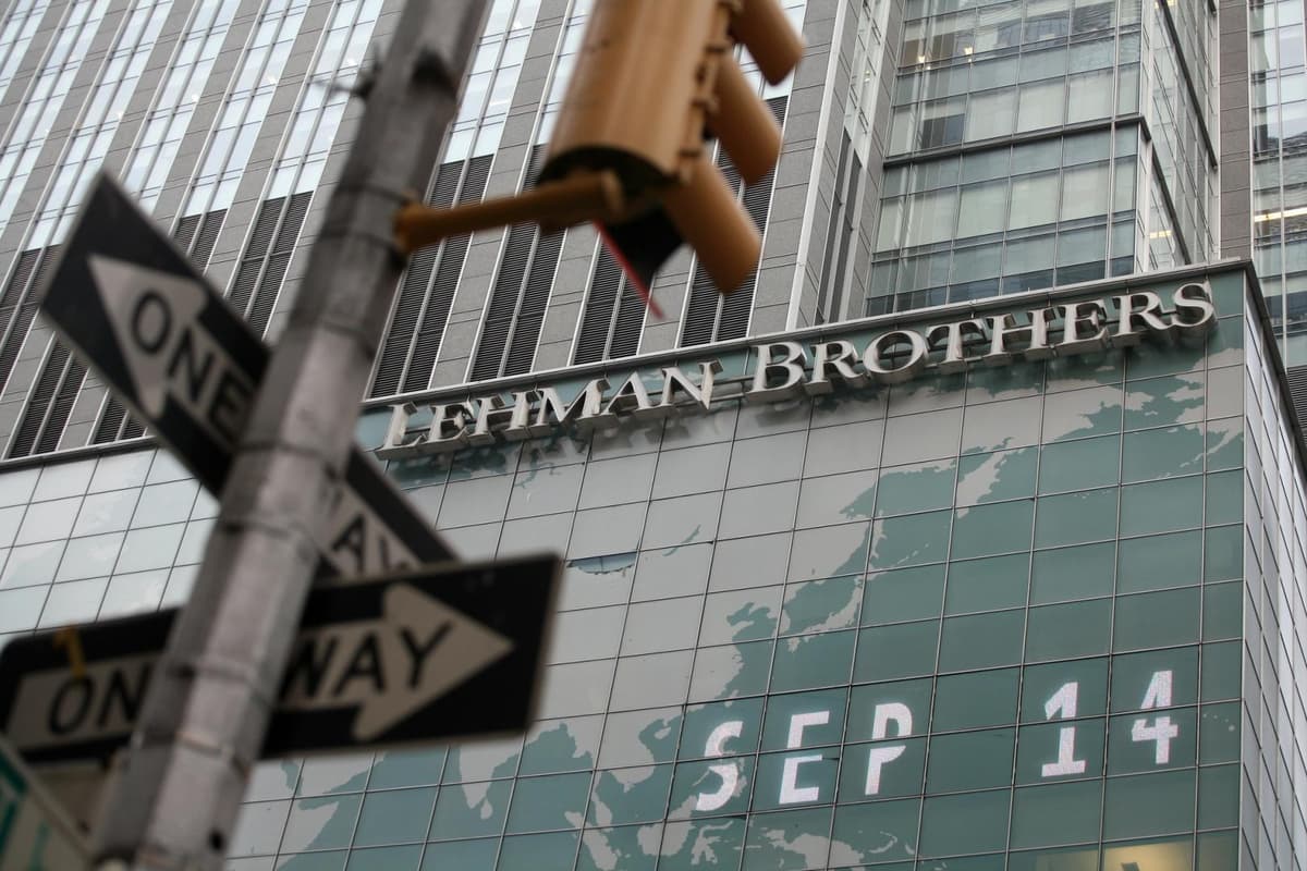 Pesquisa revela que americanos ainda preferem bancos a criptomoedas para acesso financeiro