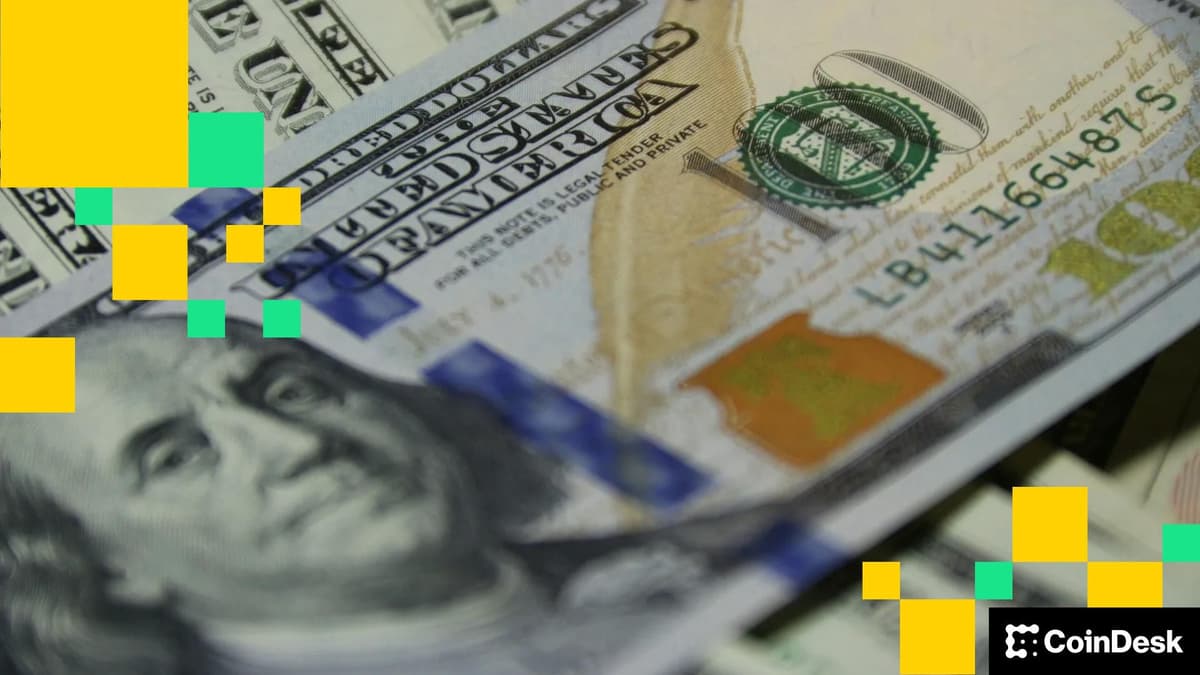 Bitcoin continua em queda após atingir $74.000, com dados de derivativos indicando cautela no mercado